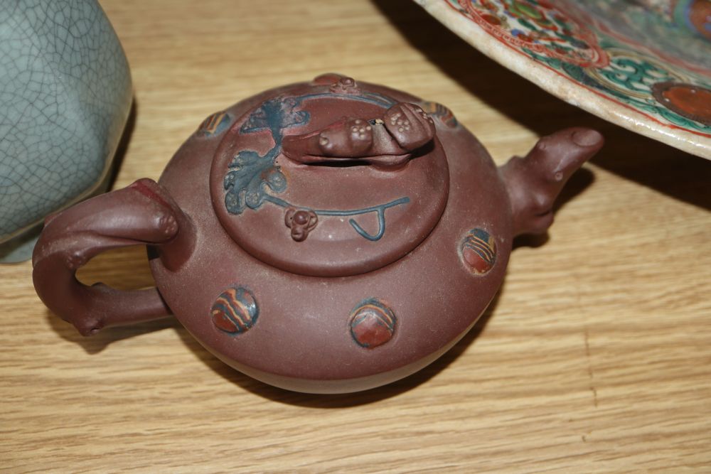 Mixed Oriental wares including a Chinese crackleglazed arrow vase and two Korean vases, etc., dish diameter 40cm
